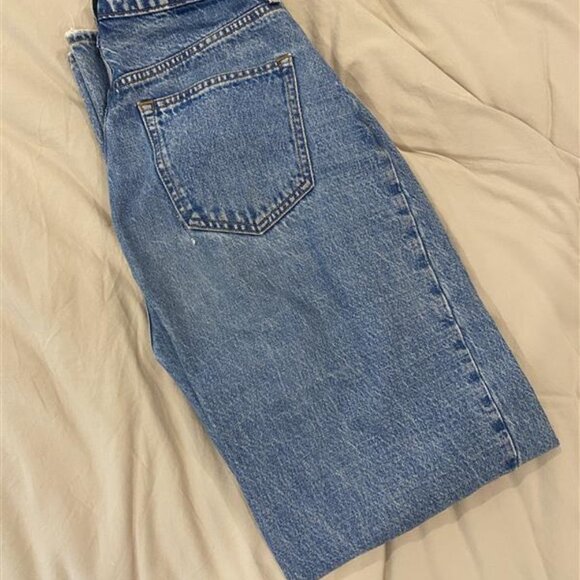 Abercrombie Curve Love High Rise Loose Jean [small hole!] - Picture 1 of 7